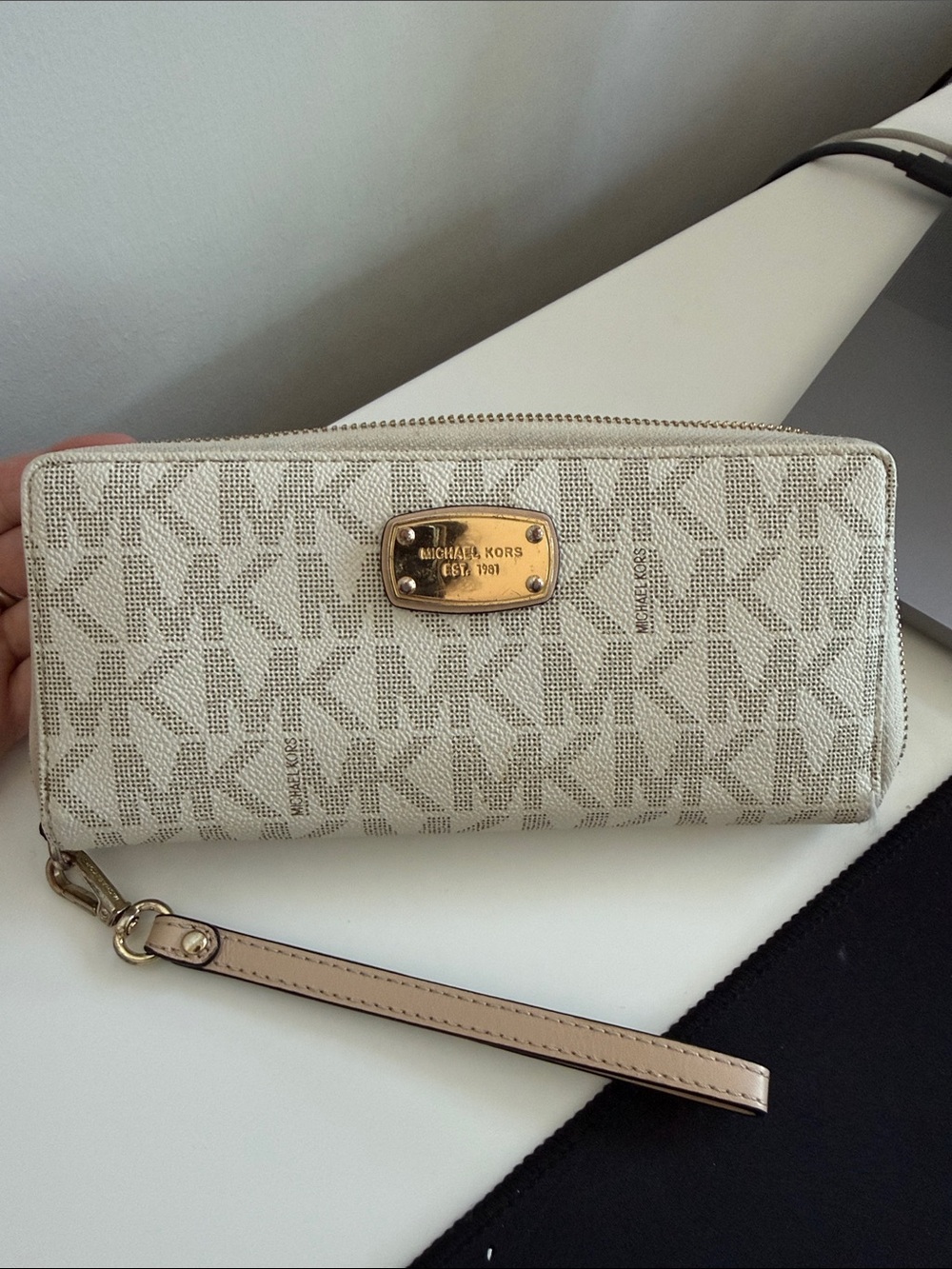Michael Kors Zip Wallet with Wristlet